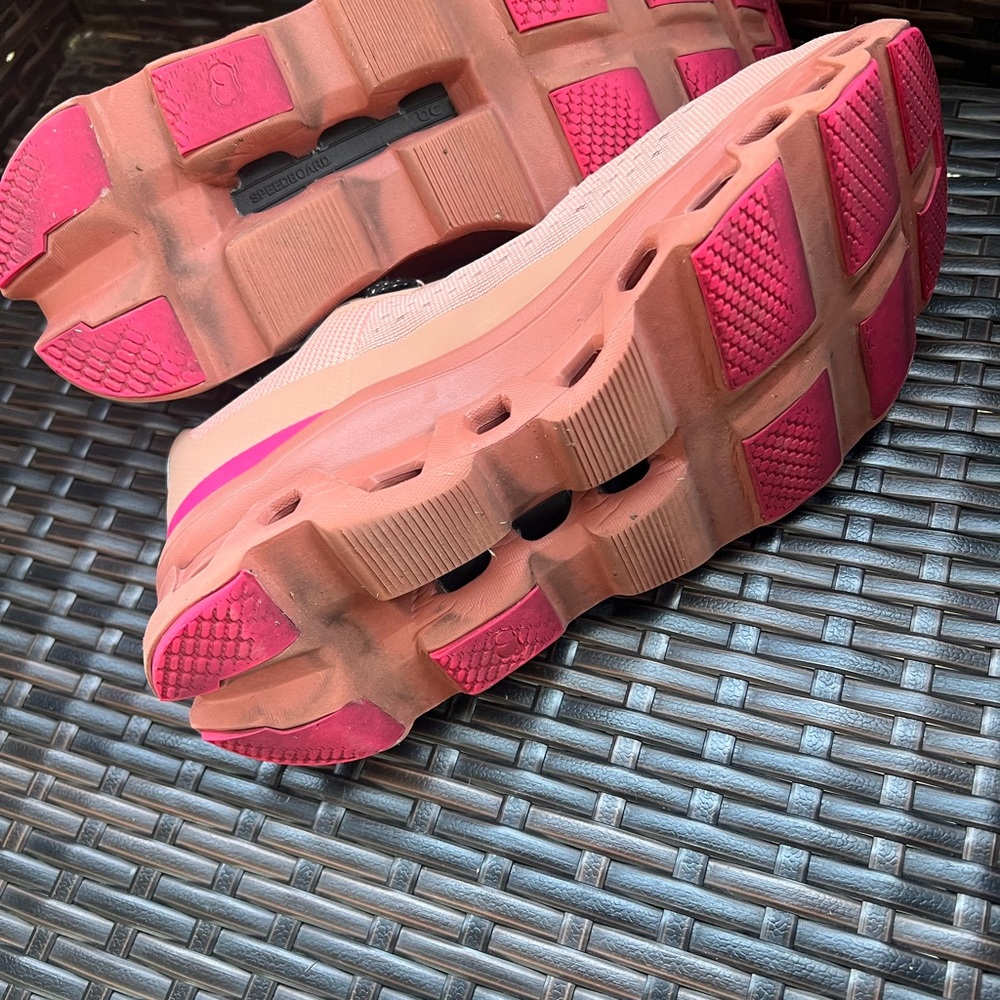 On Cloudtec Cloudrunner Women’s Pink Running Snea… - image 7